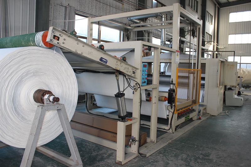 1751962012490562.jpg 定型覆膜分切车间4.jpg